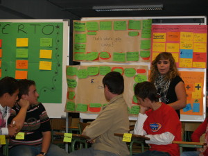 Jóvenes Ideas para Europa:
Los alumnos presentan sus conceptos de la inmigración europea al director de la Fundación Academia Europea de Yuste, Antonio Ventura Díaz