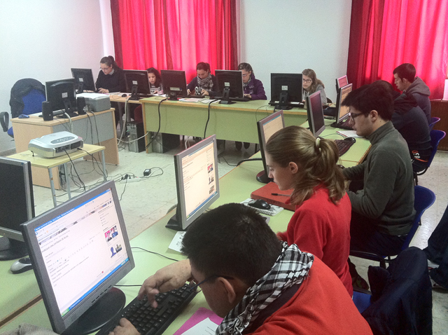 Jóvenes con discapacidad de Tierra de Barros aprenden a elaborar sus curriculum