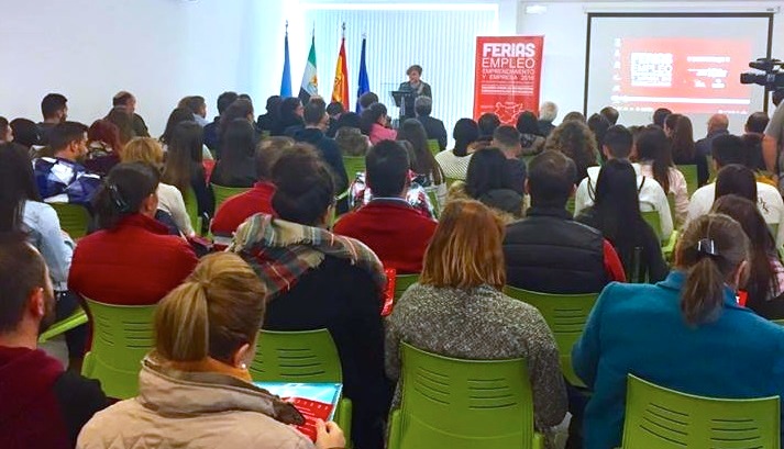 La Feria del empleo y el emprendimiento reúne a más de un centenar de participantes