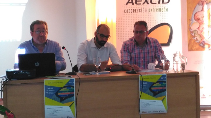 MÉRIDA DIALOGA SOBRE LOS OBJETIVOS DE DESARROLLO SOSTENIBLE Y LA CRISIS DE LOS REFUGIADOS.