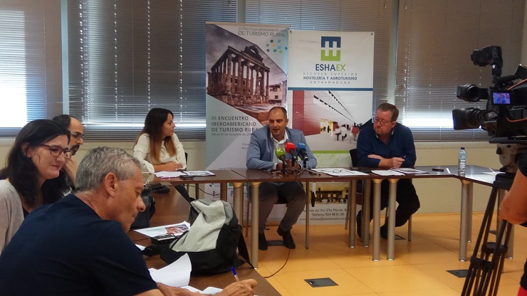 Rueda de prensa en Mérida y Évora del III Encuentro Iberoamericano de Turismo Rural.