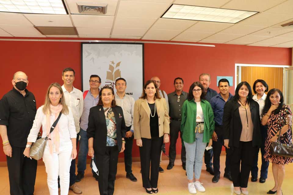 Visita a la Biblioteca Nacional de Panamá de las delegaciones de España y Portugal al Encuentro de Iberbibliotecas