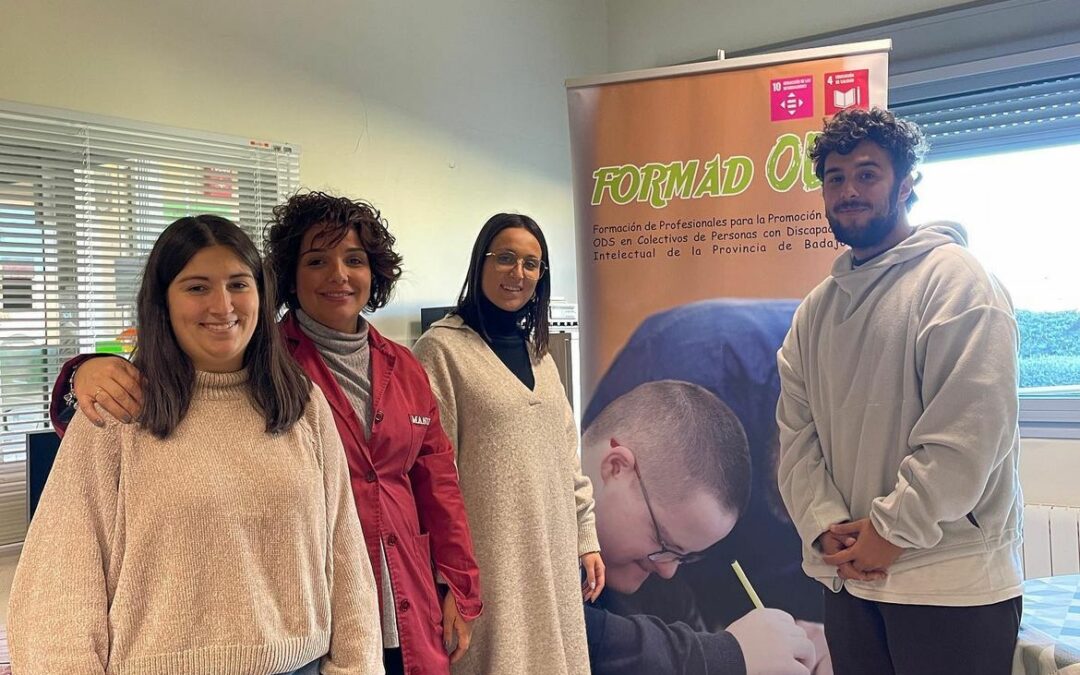 Foto con trabajadoras de Adiser que participan en el proyecto